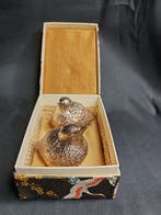 Zout- en pepervaatjes (2) - kraaien - geplateerd met zilver, Antiek en Kunst