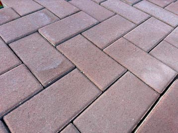 1000 M2 BETONKLINKERS MET KERAMISCHE TOPLAAG, Nieuw, Beton, Klinkers