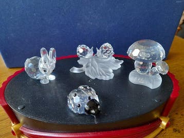Swarovski - Beeldje - Slakjes op blad ,haasje ,paddenstoelen