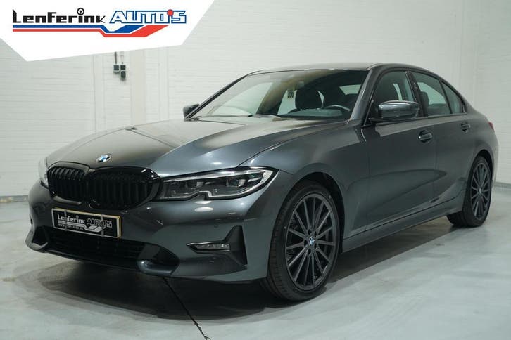 BMW 320i Sportline Aut NAP 1e Eig. Leder Memory Apple Car, Auto's, BMW, Origineel Nederlands, Onderhoudsboekje, Te koop, Sedan
