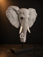 sculptuur, Exclusieve Olifantenkop Sculptuur op Standaard –