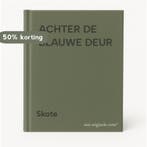 ACHTER DE BLAUWE DEUR 9789054610366 Skote, Verzenden, Gelezen, Skote