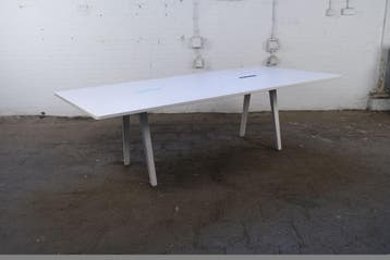 Vitra Joyn vergadertafel wit 240x100 met powerbox tweedehand, Verzenden, Gebruikt
