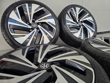 VW ID4 ID5 ID6 Audi Q4 Enyaq 21 inch NIEUWE winterbanden, Banden en Velgen, Nieuw, 235 mm, Personenwagen