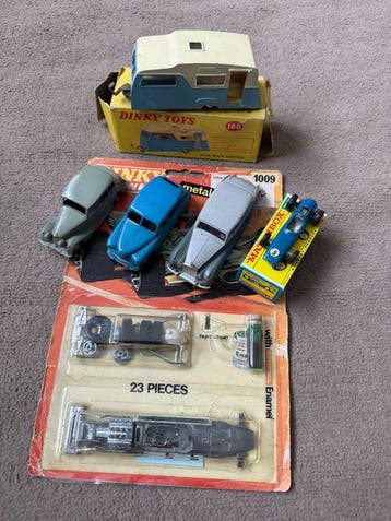 Dinky Toys, Matchbox - Modelauto (6) - Dinky Toys 4-persoons, Nieuw