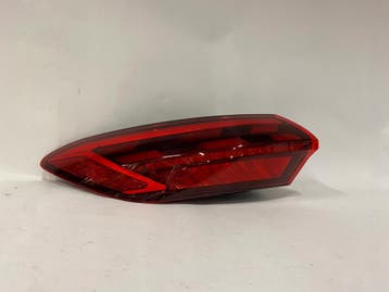 Audi Q5 8MA 24 - Linker achterlicht LED MID USA 8MA945091A, Verzenden, Gebruikt