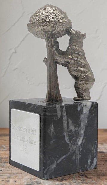 Pezzo di Storia di Madrid (1991) – Scultura Ufficiale Orso, Antiek en Kunst