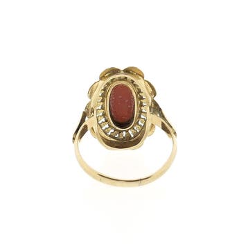 Vintage gouden ring met bloedkoraal, Gebruikt, Ophalen of Verzenden, Kleiner dan 17, Met edelsteen