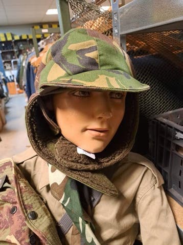 Bontmuts camouflage met originele oorflappen (Mutsen), Ophalen of Verzenden, Nieuw