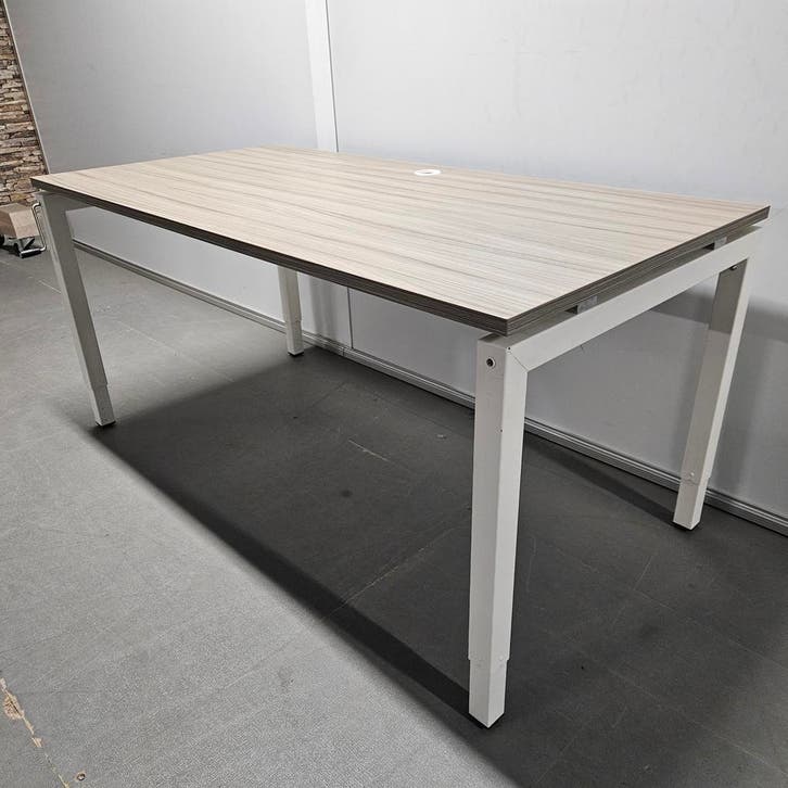 Assmann slingerbureau - 160x80 cm, Huis en Inrichting, Bureaus, Ophalen of Verzenden