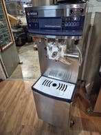 Ijssalon uitrusting ijsmachine ijsvitrines in veiling, Gebruikt, Koelen en Vriezen