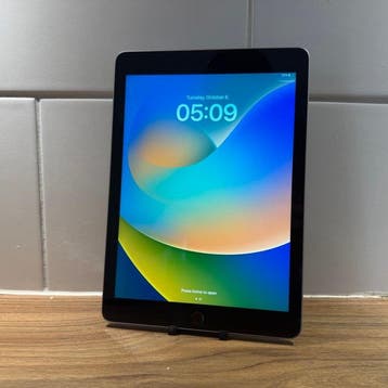 Apple iPad (5th Generation) 128GB Wifi - Mobiele telefoon, Nieuw