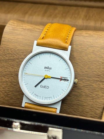 Braun - AW10 Classic Minimalist / GdED Special Edition -, Nieuw