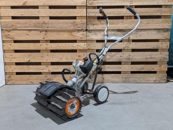 Benzine multimotor, STIHL, MM55, met 3x rolbezem, Tuin en Terras, Nieuw