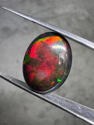 Topkwaliteit! Natuurlijke zwarte opaal uit Ethiopië. 11,69