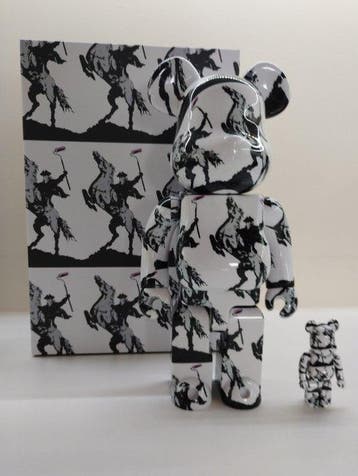 Banksy (1974) - Medicom Toy x Banksy - Be@rbrick 400% + 100%