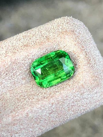 Zonder minimumprijs Groen Tsavoriet - 2.10 ct - nternational, Nieuw