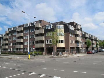 Appartement te huur/Expat Rentals aan P Czn Hooftlaan in..., Huizen en Kamers, Expat Rentals