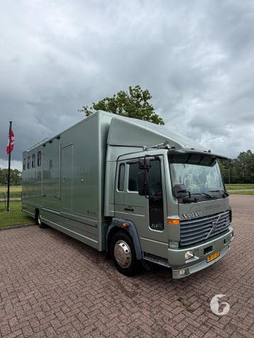 Prachtige alu Volvo Paardenvrachtwagen 6-7 paards!, Dieren en Toebehoren, Paarden en Pony's | Trailers en Aanhangwagens, Ophalen