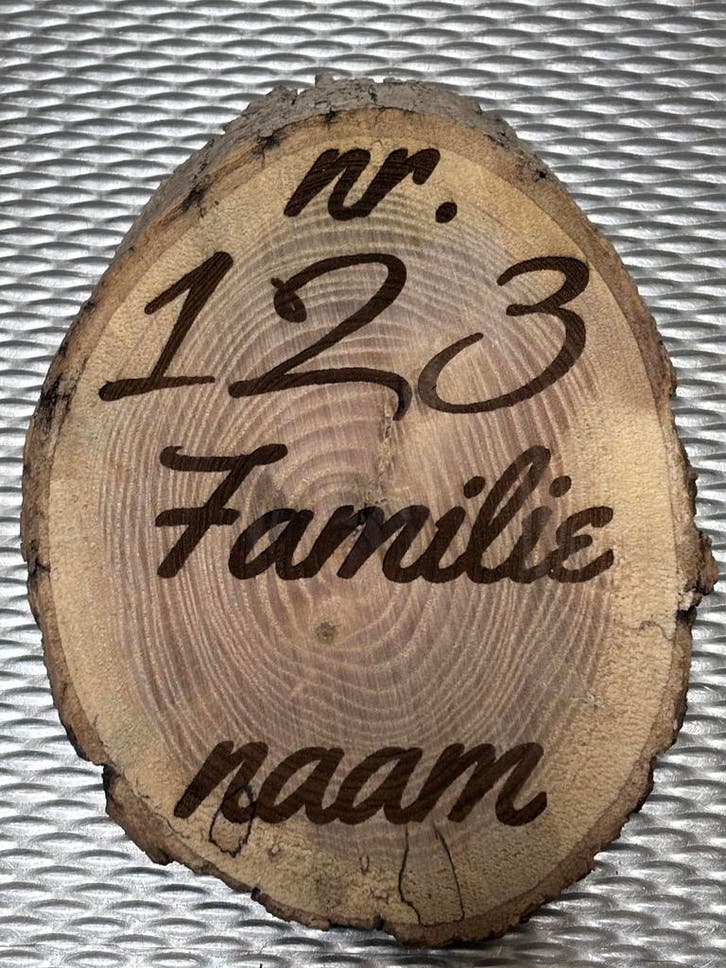 huisnummer op eikenhouten schijf, Huis en Inrichting, Woonaccessoires | Tekstborden en Spreuken, Nieuw, Verzenden