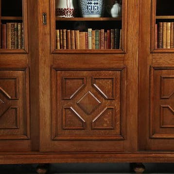 Boekenkast of Bibliotheekkast met drie schuifdeuren en verst, Ophalen of Verzenden