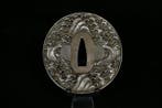 Zilveren tsuba gesigneerd mori Hideshige () - Koper,, Antiek en Kunst