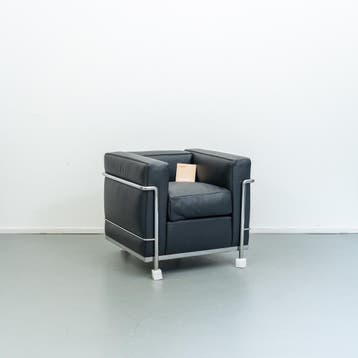 4x Cassina LC2 Le Corbusier Fauteuil Zwart Leer - Chroom, Minder dan 75 cm, Nieuw, Ophalen of Verzenden, 75 tot 100 cm