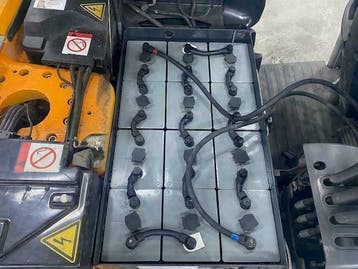 Accu heftruck batterijen nieuw of occasion, Ophalen, Linde, Heftruck, 1000 tot 2000 kg