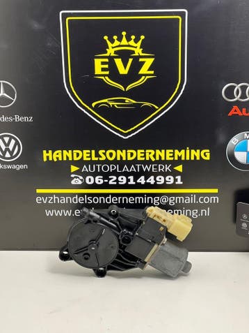 Ford Fiesta Raammotor links voor bj.2012 artnr.8A6114A389B, Gebruikt, Ford