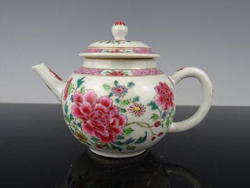 Theepot - Porselein - Yongzheng 1723-1735
