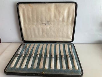 Walker & Hall Ltd - Tafelservies voor 12 (12) - 12-delige