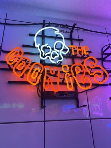 The Goonies - Neon Sign, Verzamelen, Nieuw