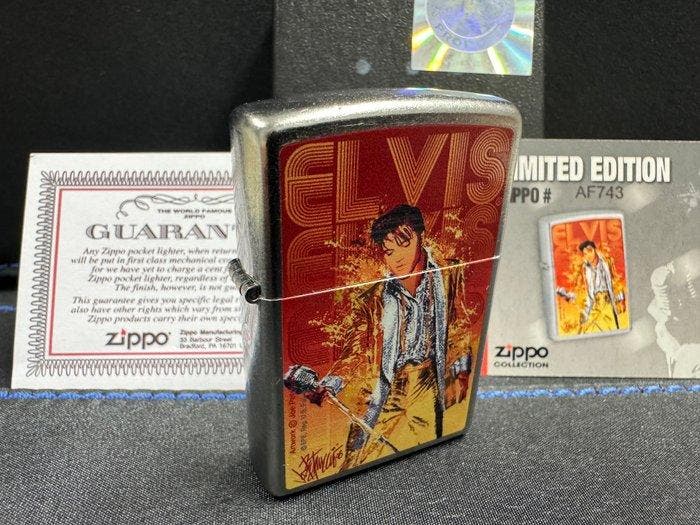 Zippo - A magnificent and highly sought-after collectible, Verzamelen, Rookartikelen, Aanstekers en Luciferdoosjes