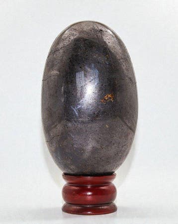 Uitzonderlijk hematiet lingam-beeldhouwwerk van 155 mm –
