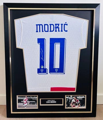 Luka Modric - Hand Signed Authenic Match Croatia 2024 Home, Verzamelen, Nieuw