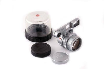 Leica Summicron 50mm f/2 Dual Range Prime lens