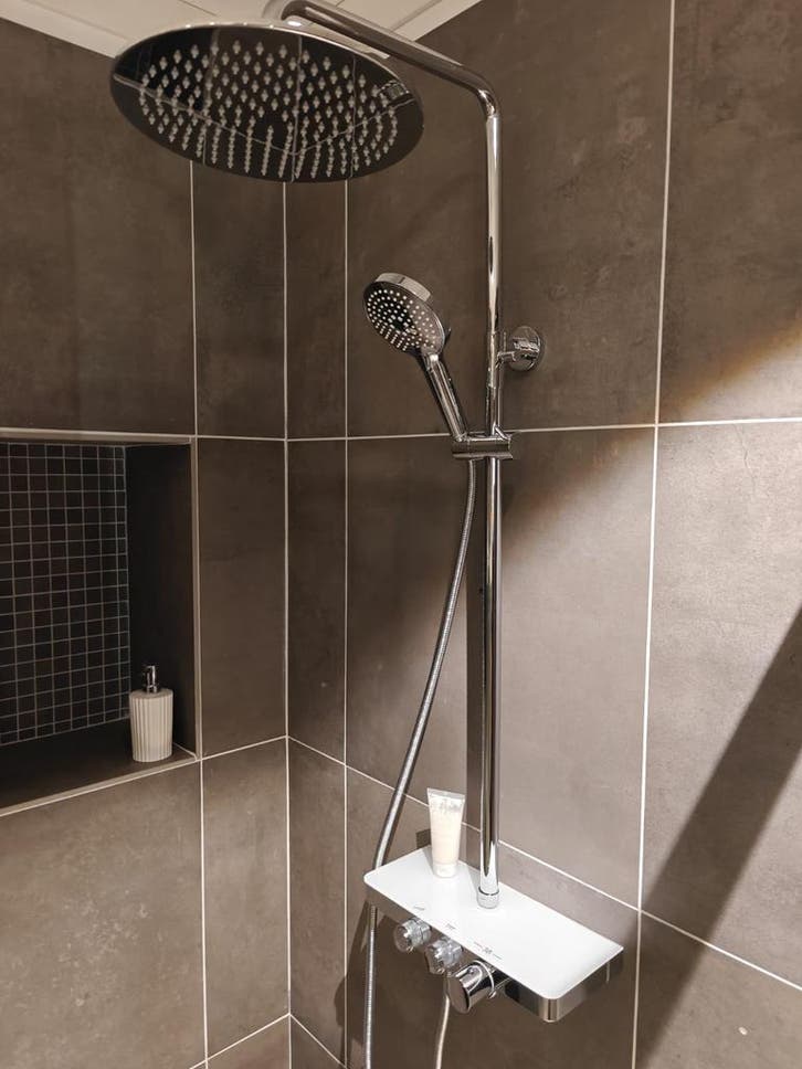 Regendouche met selectknoppen en planchet op kraan - 0085, Doe-het-zelf en Verbouw, Sanitair, Douche, Nieuw, Chroom, Glas, Ophalen