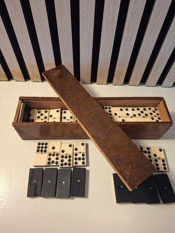 Bordspel - Antieke Domino - 55 stenen van been en Ebbenhout, Antiek en Kunst