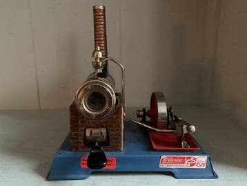 De Wilesco D6 is een compacte, klassieke stationaire, Antiek en Kunst, Antiek | Speelgoed