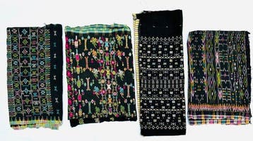 1 sarong en 3 doeken - sarong - Manggarai-Flores - Indonesië