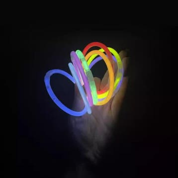 Kruzzel 100 Stuks Glow Sticks Set - Perfect voor Feesten..., Ophalen of Verzenden, Nieuw