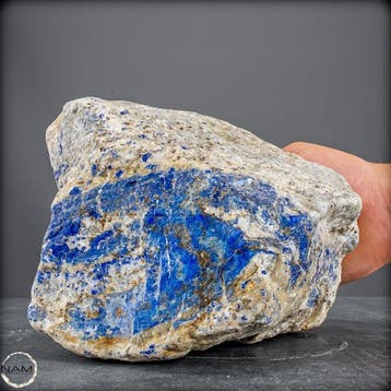 Natuurlijke lapis lazuli – koningsblauw ruwe stuk met gouden