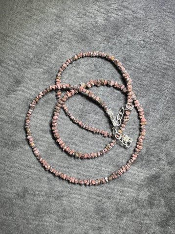 Ketting met ruwe diamanten rood-bruin + zilver 925. 23,70