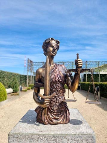 Figuur - Lady Justice - Hars