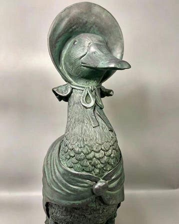 Past Times - Beeld, Elegant Victorian-Style Duck Sculpture -