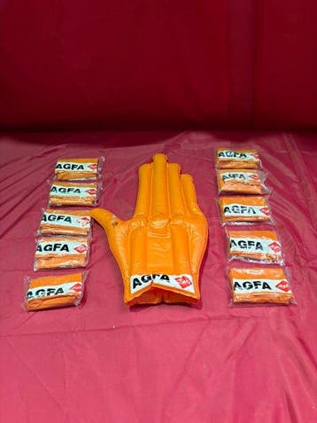 Afga 10x Originele AGFA Opblaasbare Supportershanden – NOS, Nieuw