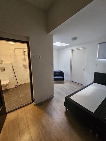 Te huur: Appartement Rozenburgerplein in Schiedam, Huizen en Kamers, Zuid-Holland, Appartement, Schiedam