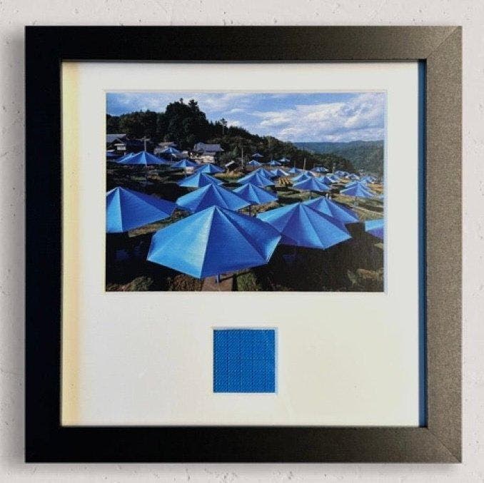 Christo & Jeanne-Claude (1935-2020) - The Blue Umbrellas -, Antiek en Kunst, Antiek | Overige Antiek