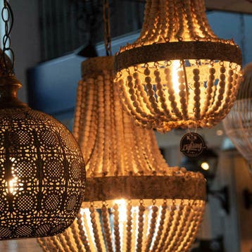Grote handgemaakte Kralen Hanglamp Ø 52 cm - ACTIE !, Huis en Inrichting, Ophalen of Verzenden, Nieuw, Hout, 50 tot 75 cm