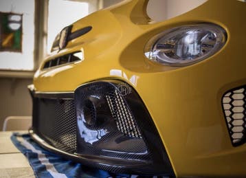 Fiat 595 Abarth Carbon voorbumper deel, Verzenden